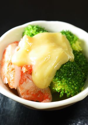 レンジブロッコリーとカニカマの酢みそがけ-レシピのメイン写真