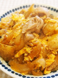 新じゃが・もも肉煮物のリメイク丼!-レシピのメイン写真
