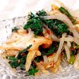 大人副菜☆春菊ともやしのキムチ和え♪
