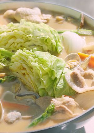 まるごと春キャベツのごま豆乳鍋-レシピのメイン写真