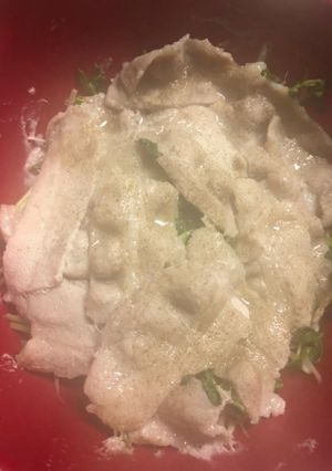 簡単！レンジだけで豆苗ともやしの豚肉蒸し-レシピのメイン写真