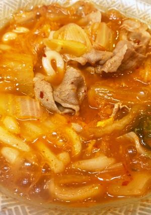 かつおだしとははつゆでキムチ鍋うどん-レシピのメイン写真