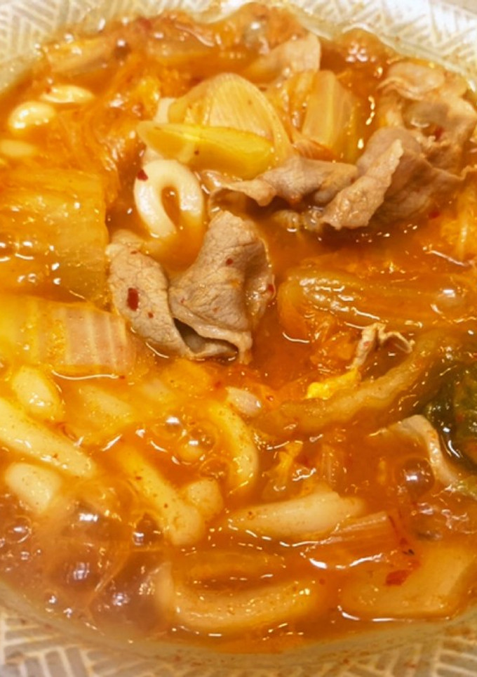 かつおだしとははつゆでキムチ鍋うどん-レシピのメイン写真