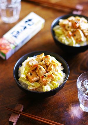 お手軽簡単★チキンねぎ塩キャベツ丼-レシピのメイン写真
