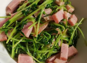 豆苗ベーコンのキューピーマヨ炒め-レシピのメイン写真