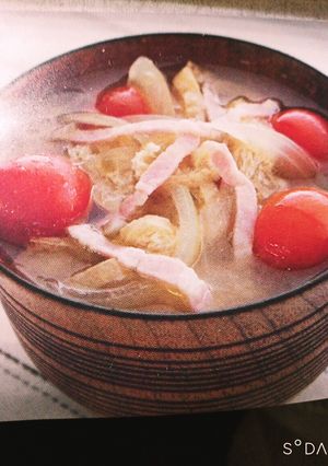 新玉ねぎとベーコンの洋風みそ汁-レシピのメイン写真