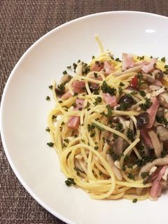 簡単!ベーコンとしめじのペペロンチーノ✨-レシピのメイン写真