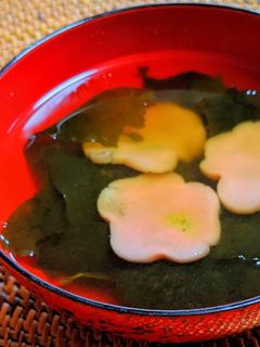 わかめと花びらふのお吸い物-レシピのメイン写真