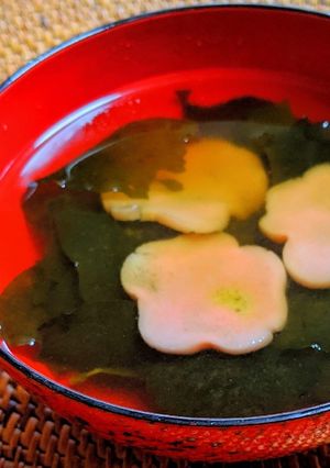 わかめと花びらふのお吸い物-レシピのメイン写真