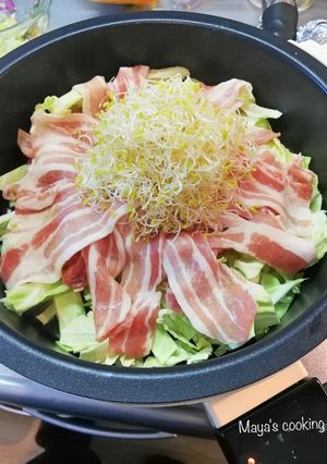 鍋で豪華。豚バラとキャベツの塩ダレ蒸し-レシピのメイン写真