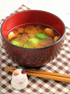 簡単!芽キャベツと椎茸の春のお味噌汁-レシピのメイン写真