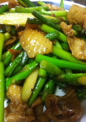 簡単美味・鶏皮と蕪の葉の醤油炒め-レシピのメイン写真