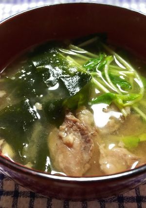 牛すじとわかめのお味噌汁-レシピのメイン写真