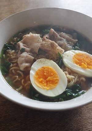 サッポロ一番で作る・豚バラ醤油ラーメン-レシピのメイン写真