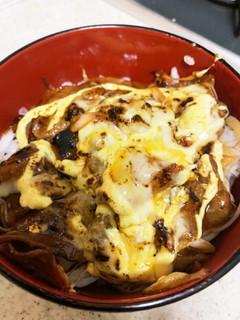 うんまっ 週末の男の料理 炙りチーズ丼-レシピのメイン写真