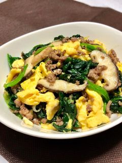 ほうれん草と挽肉のふわふわ卵味噌炒め-レシピのメイン写真