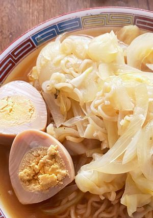 ちょっと贅沢に鶏がらスープでサッポロ一番-レシピのメイン写真