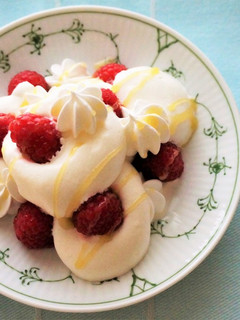 生クリームとメレンゲの北欧デザート-レシピのメイン写真