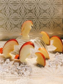 ◇りんご飾り切り♡親ペンギン◇切り方-レシピのメイン写真