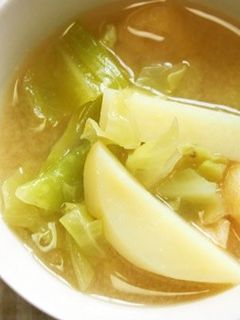キャベツ・じゃが芋の味噌汁♪-レシピのメイン写真