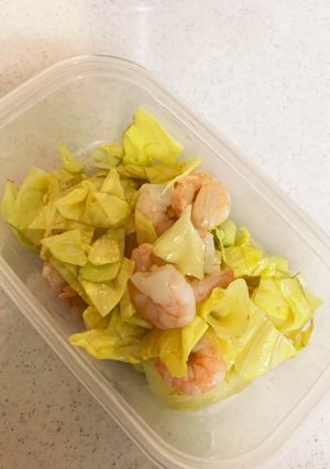 電子レンジで。キャベツとエビのサラダ-レシピのメイン写真