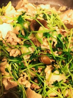 簡単☆豚バラと豆苗の簡ポン酢炒め-レシピのメイン写真