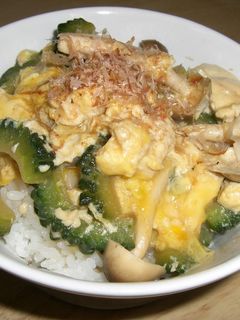 ゴーヤとしめじの卵とじ丼♪-レシピのメイン写真