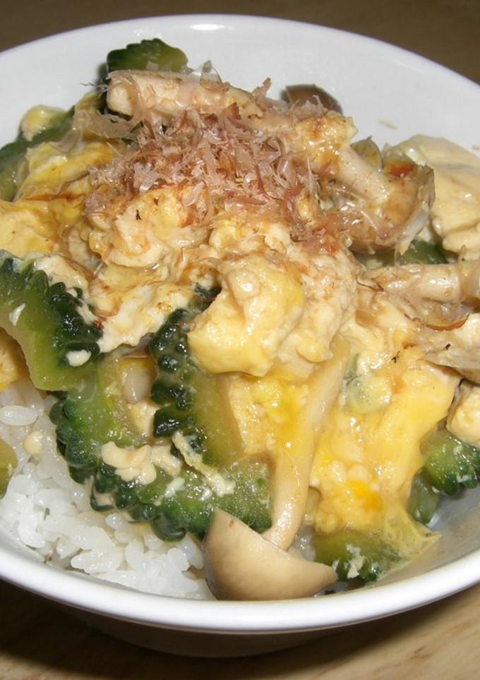 ゴーヤとしめじの卵とじ丼♪-レシピのメイン写真