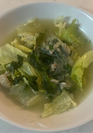 手羽とほうれん草，レタスのスープ-レシピのメイン写真
