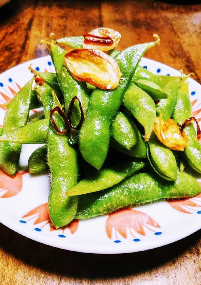 枝豆とニンニクと唐辛子蒸し焼き-レシピのメイン写真