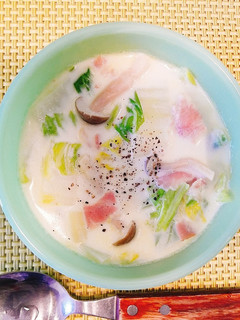 白菜とベーコンとしめじのミルクスープ-レシピのメイン写真