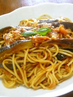 茄子のバジルとツナのトマトソースパスタ♪-レシピのメイン写真