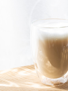 簡単!家カフェでウーロンラテを楽しむ-レシピのメイン写真