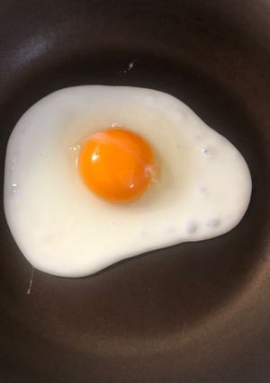 簡単 ひと手間！綺麗な目玉焼き-レシピのメイン写真