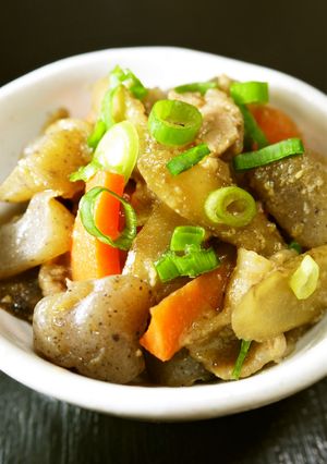 豚ばら肉･蒟蒻･人参･ごぼうの味噌煮込み-レシピのメイン写真
