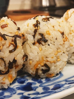 塩昆布と桜えびのおにぎり-レシピのメイン写真