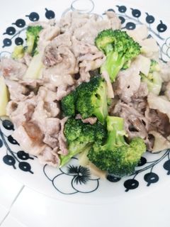 簡単♪ブロッコリーと豚肉のオイマヨ炒め-レシピのメイン写真