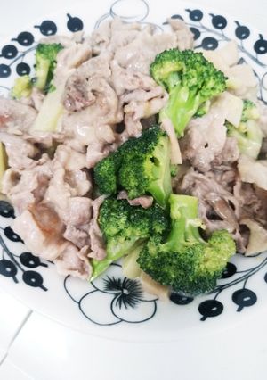 簡単♪ブロッコリーと豚肉のオイマヨ炒め-レシピのメイン写真
