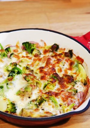 ブロッコリーとツナと赤玉ねぎのチーズ焼き-レシピのメイン写真