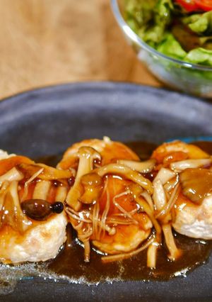 鶏胸肉と豆腐のハンバーグキノコ甘酢餡掛け-レシピのメイン写真