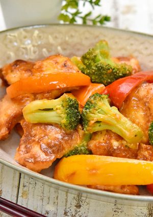 鶏むね肉と彩り野菜の甘酒ケチャマヨ炒め-レシピのメイン写真