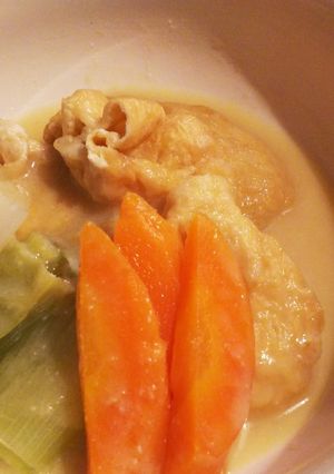 餅入り油揚げと長ねぎ、人参の白味噌煮-レシピのメイン写真