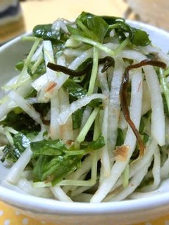 混ぜるだけで美味☆ 大根と豆苗のサラダ-レシピのメイン写真