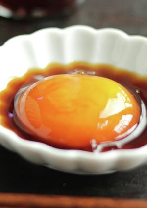 鮭節だし醤油でごちそう！黄身の醤油漬け-レシピのメイン写真