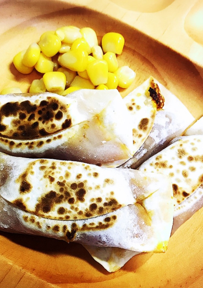 餃子の皮でピザ風包み焼き-レシピのメイン写真