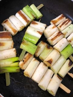 贅沢に味わうねぎの甘み!とろねぎの串焼き-レシピのメイン写真