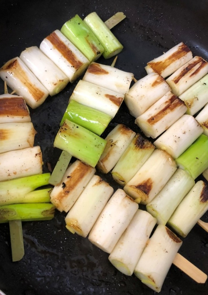 贅沢に味わうねぎの甘み！とろねぎの串焼き-レシピのメイン写真