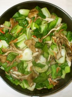 チンゲン菜と舞茸炒め♪簡単野菜炒め-レシピのメイン写真