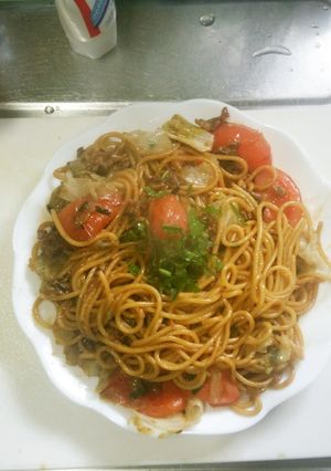牛肉とトマトとレタスのパスタ-レシピのメイン写真