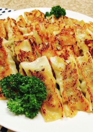 簡単♬鶏挽肉とニラのさっぱり棒餃子-レシピのメイン写真